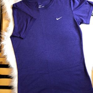 Nike Tops - Nike Dry-Fit Ladies Top!!! Bundle and SAVE!!! đź’° Nike Tops - Nike Dry-Fit Ladies Top!!! Bundle and SAVE!!! đź’°